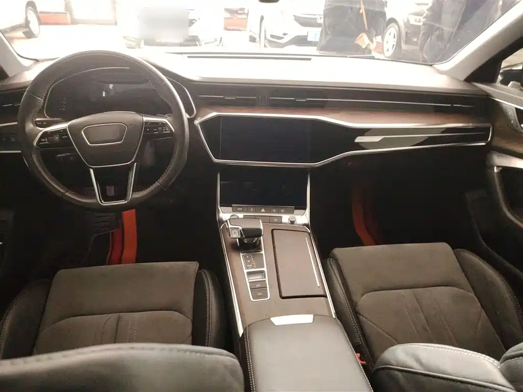 Audi A6L 2021 40 TFSI Luxury Sport фото 14
