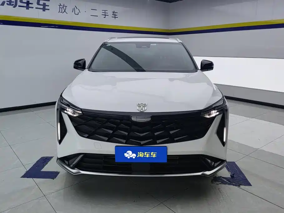 Фото 2 - Geely Atlas