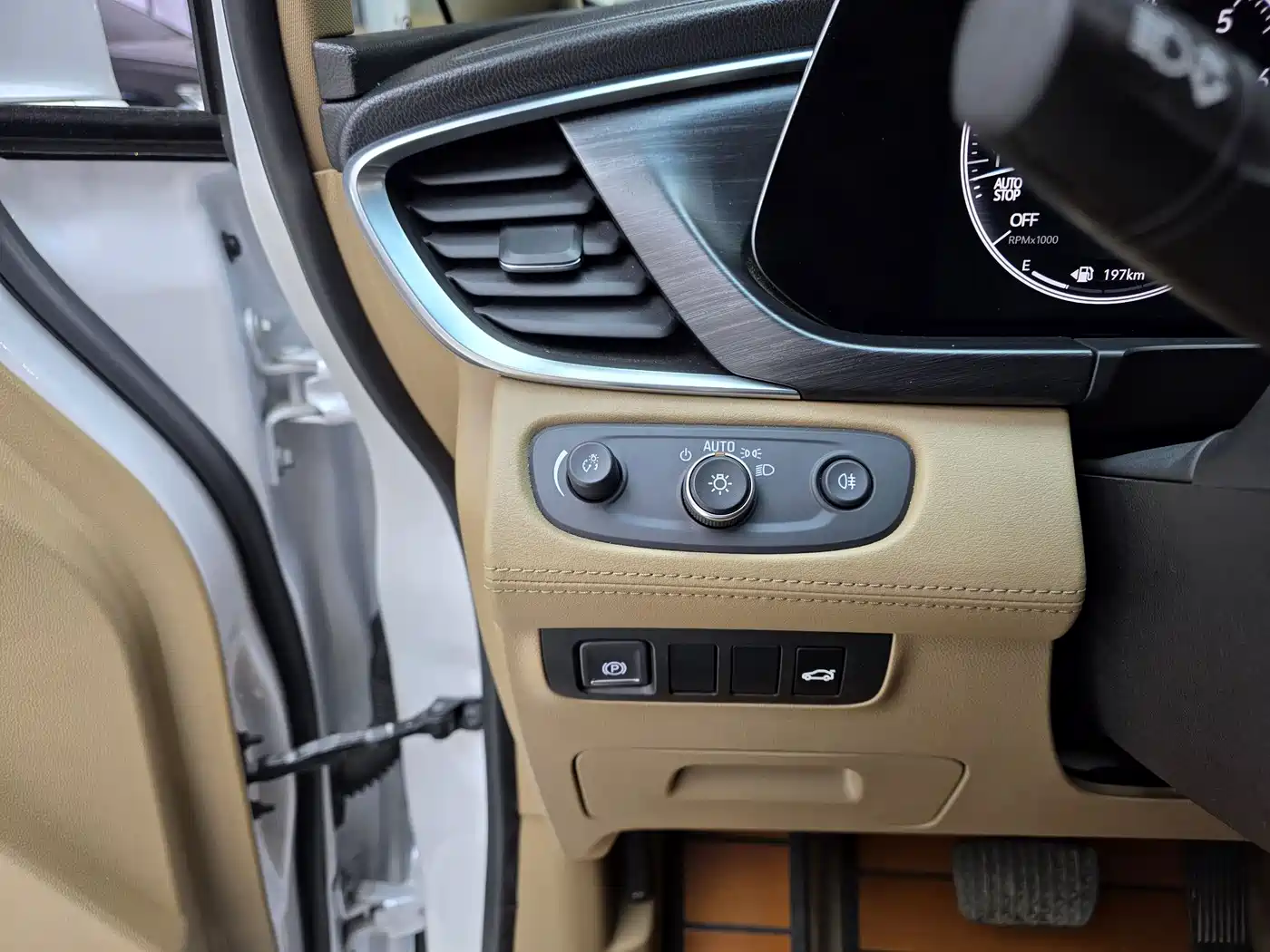 Buick GL8 2021 ES Landlord 653T Premium фото 7