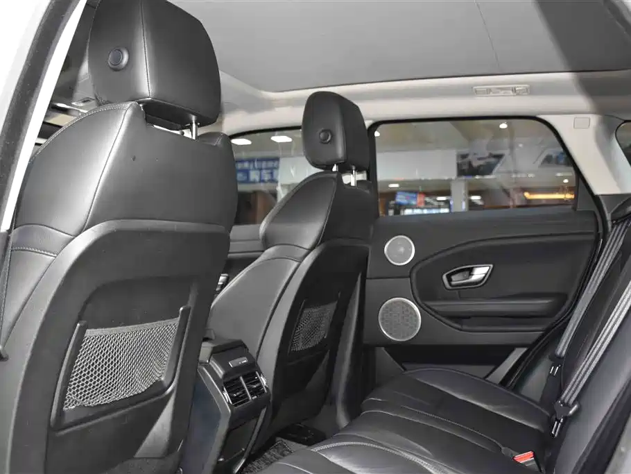 Land Rover Range Rover Evoque 2017 2.0T SE Smart Shine Edition фото 11