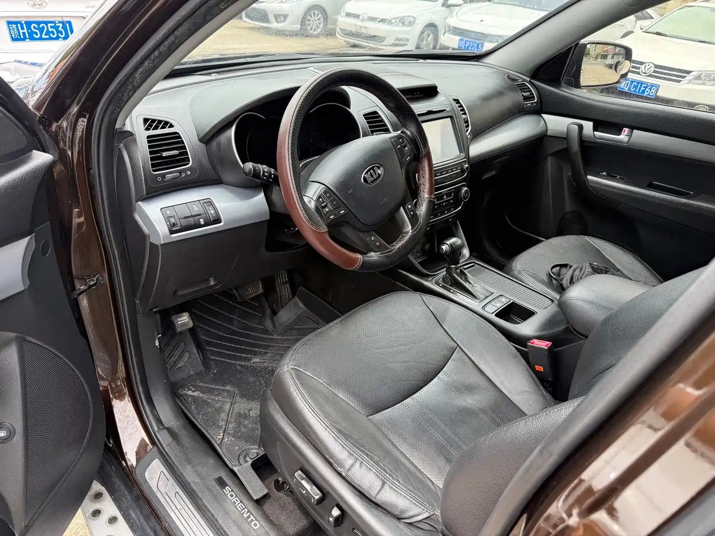 Kia Sorento 2013 2.2T 5-seat Diesel Luxury Edition фото 2