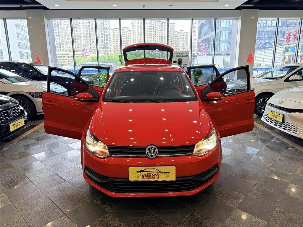 Фото 29 - Volkswagen Polo