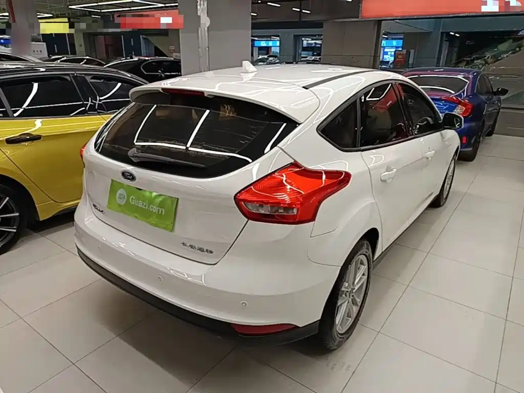 Фото 7 - Ford Focus