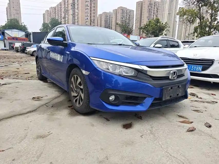 Фото 2 - Honda Civic