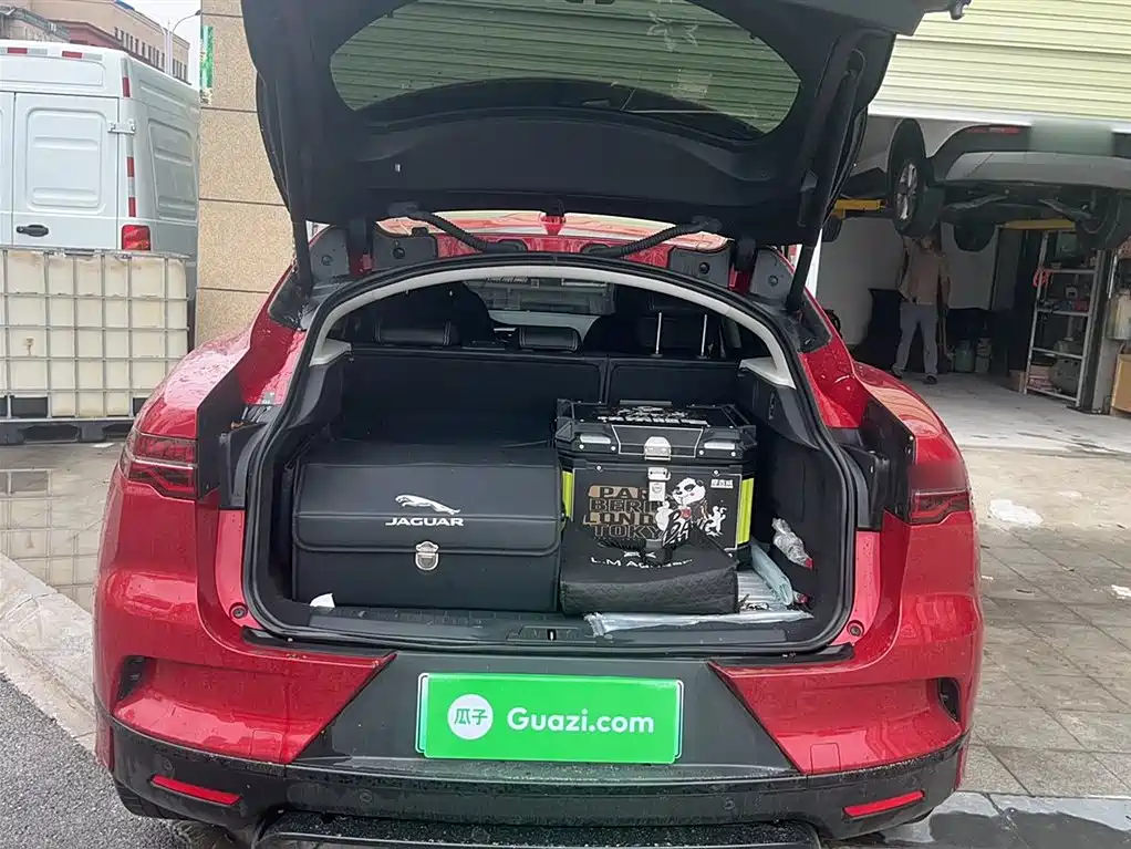 JAGUAR I-PACE