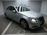 صورة 3 - Mercedes-Benz E-Class (Import)