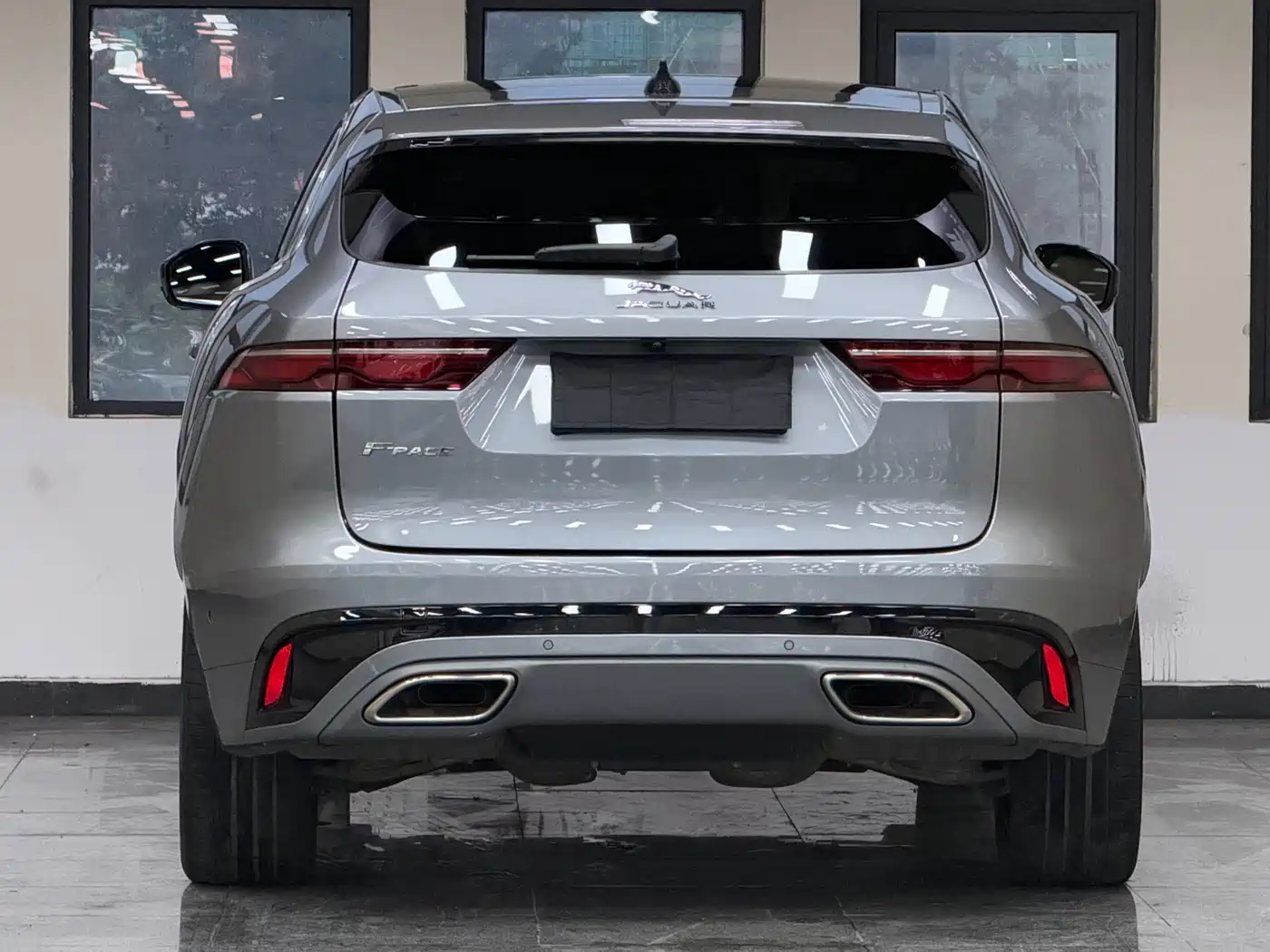 Фото 8 - Jaguar F-PACE