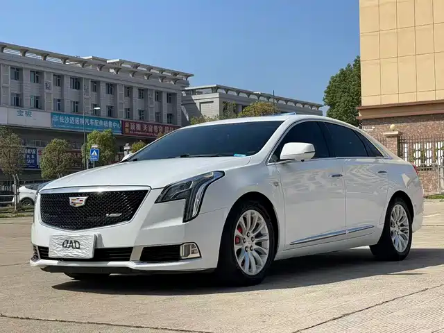 CADILLAC XTS