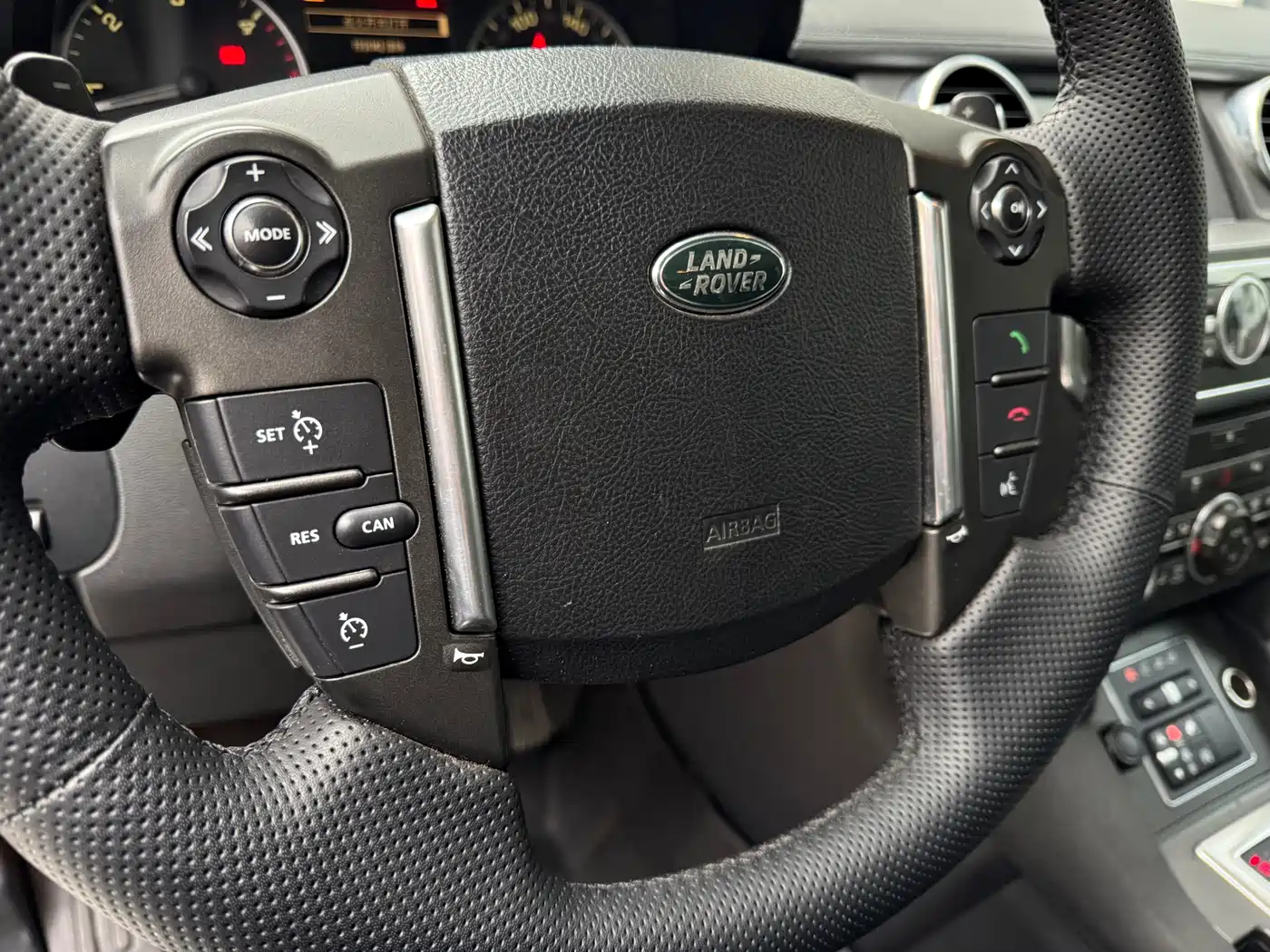 Land Rover Discovery 2015 3.0 SDV6 HSE Diesel фото 16