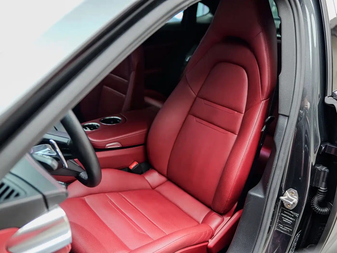 Фото 13 - Porsche Panamera