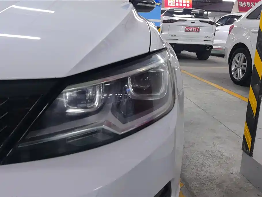 Volkswagen Lamando 2017 280TSI DSG Comfort Edition фото 5
