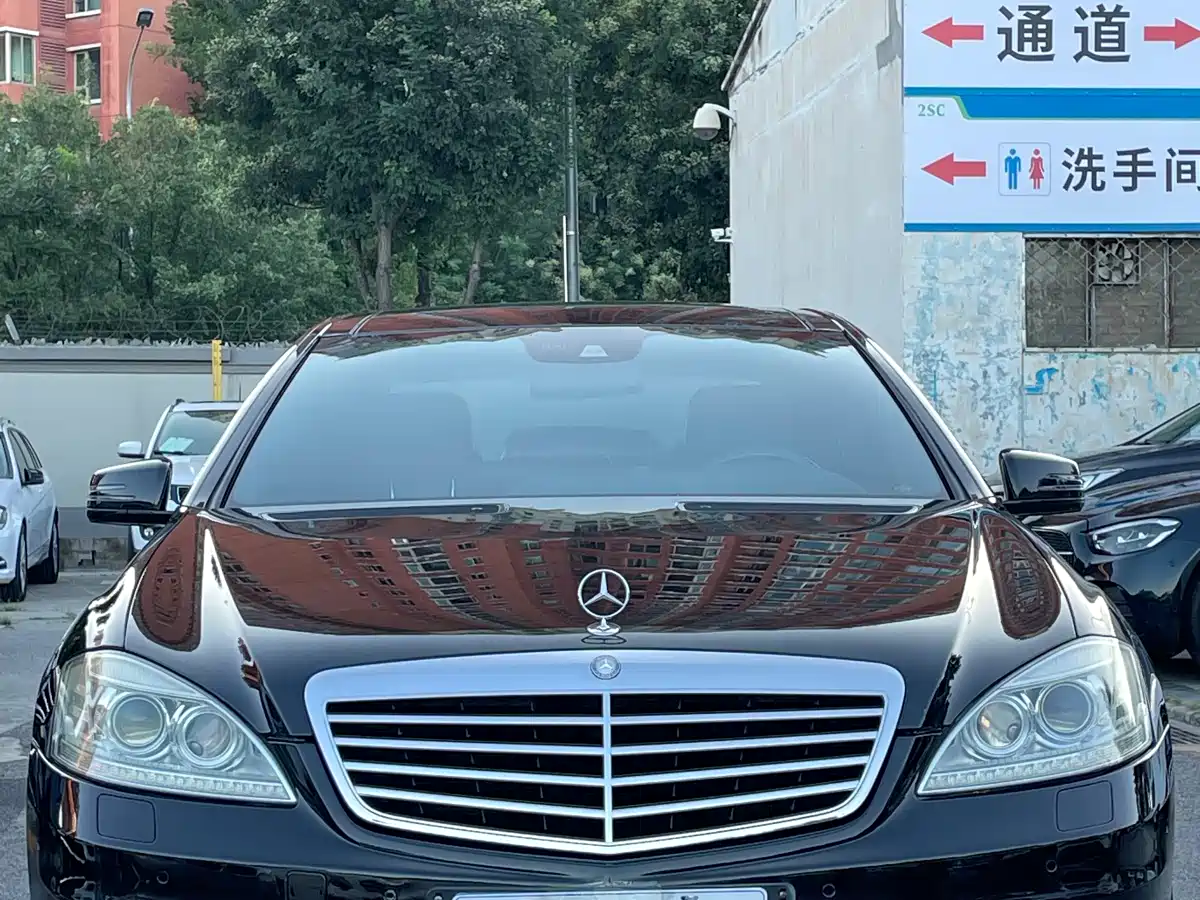 Mercedes-Benz S-Class 2012 S 300 L Luxury Grand Edition фото 3