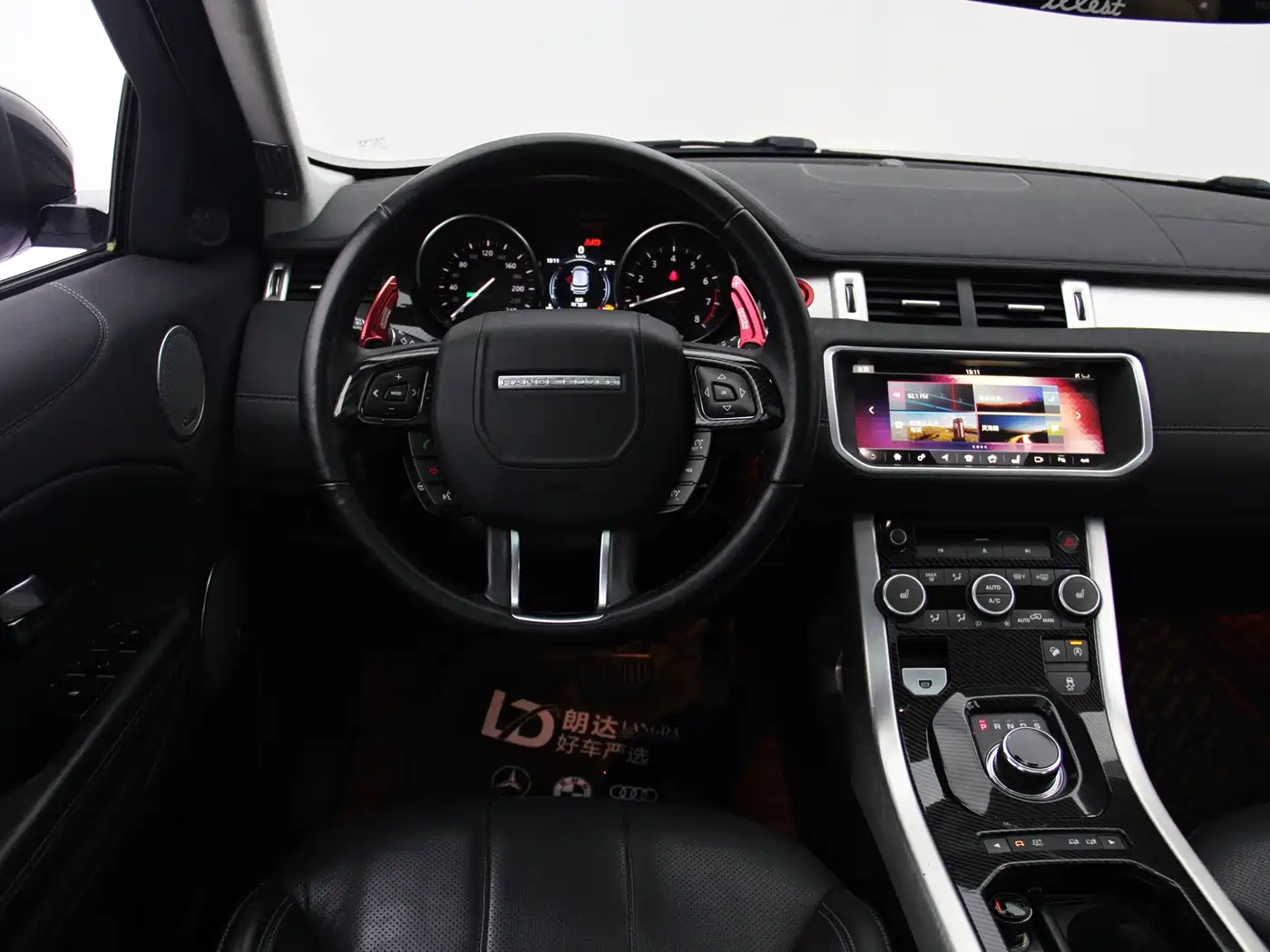 Land Rover Range Rover Evoque 2017 2.0T SE PLUS Smart Enjoy Edition фото 7