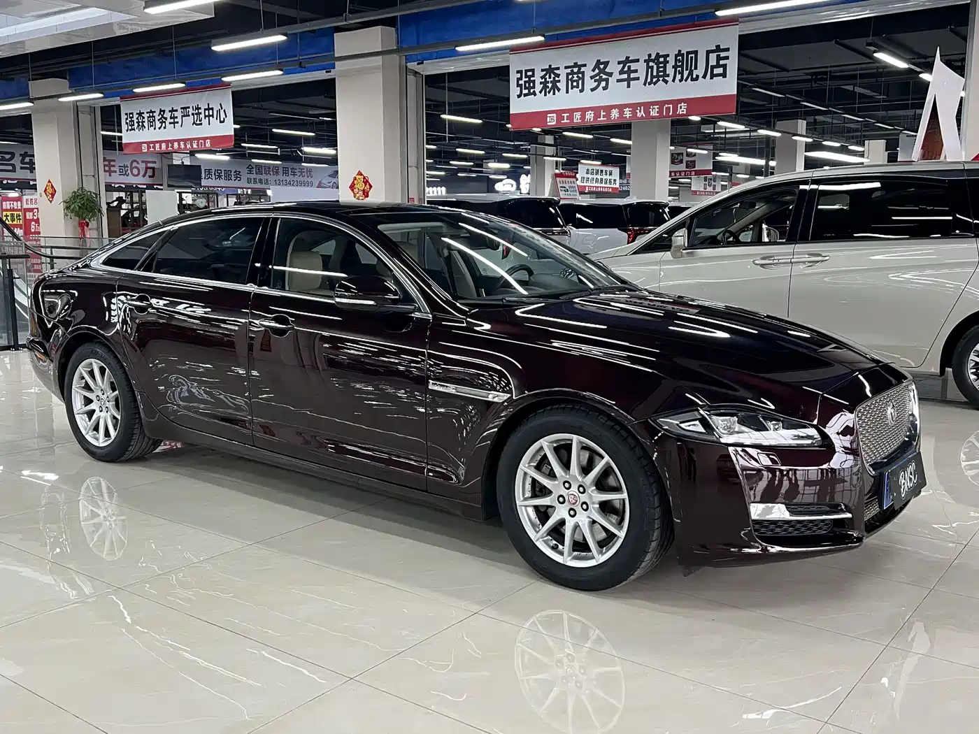 JAGUAR XJ
