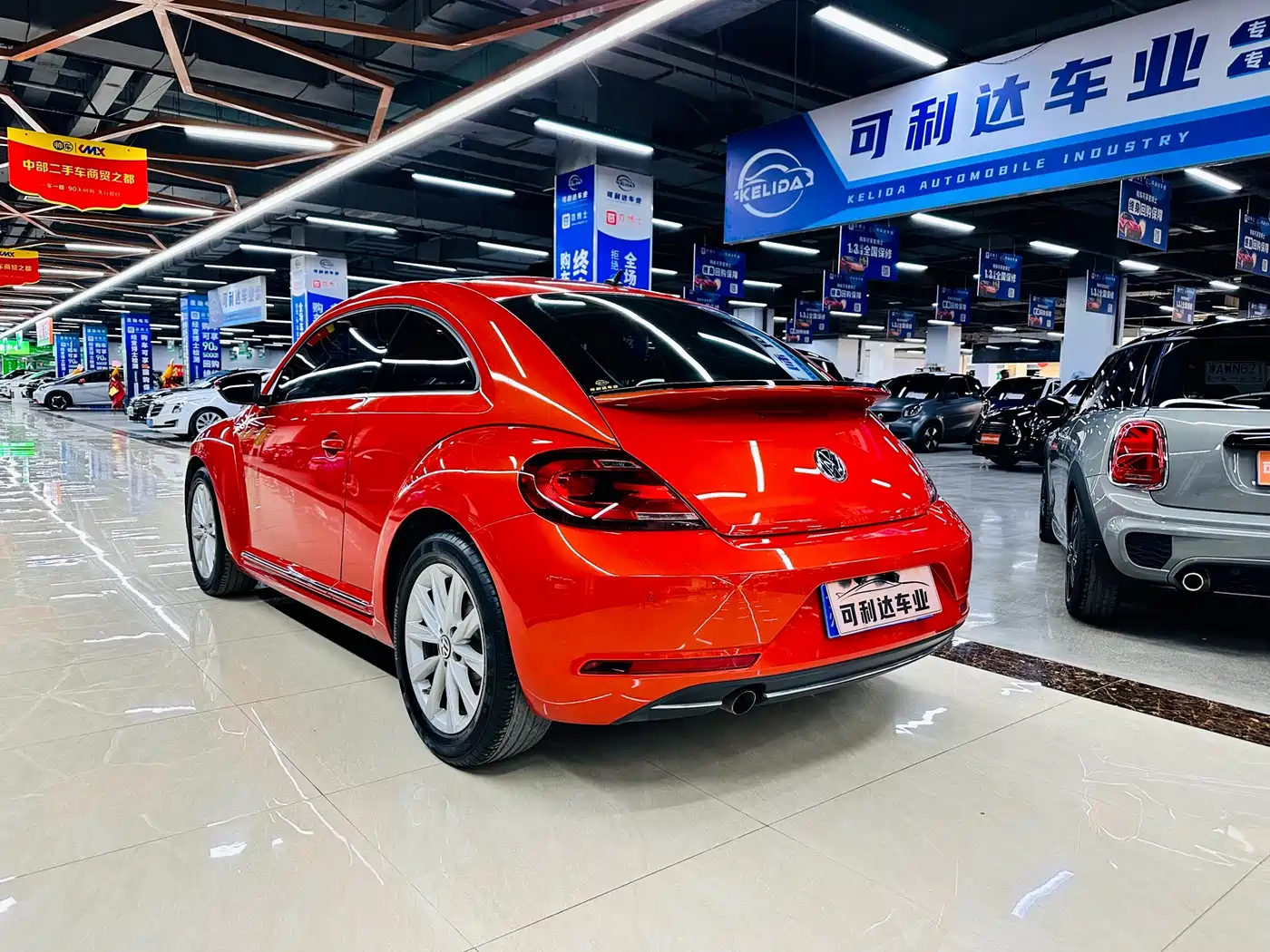 Volkswagen Beetle 2018 180TSI Trend Joy Edition фото 3