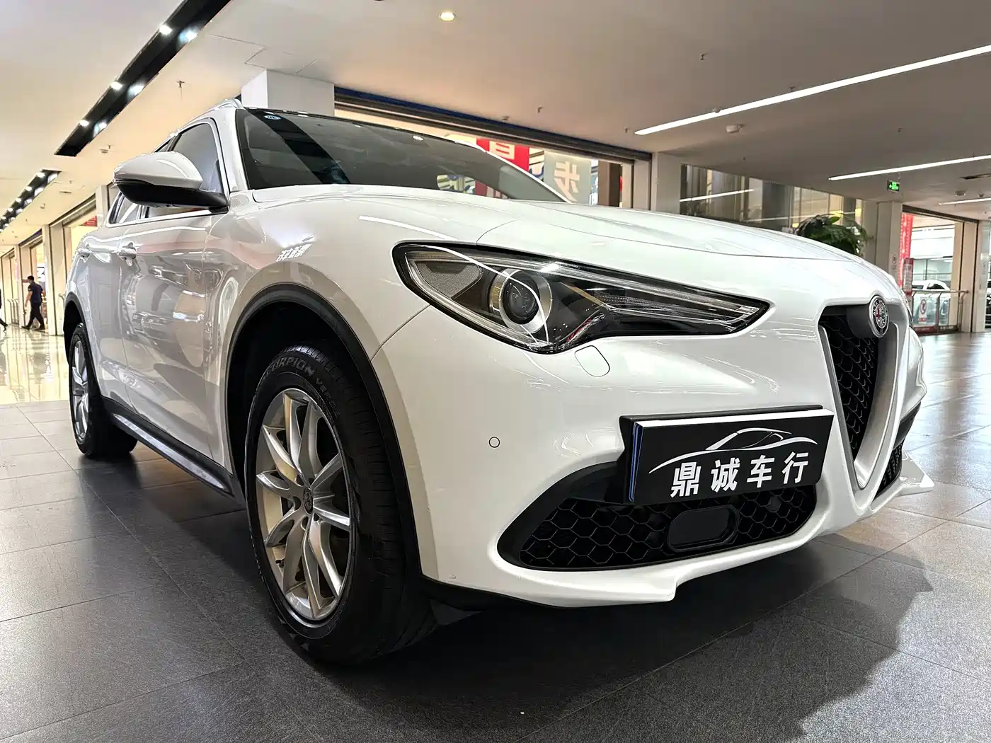 Alfa Romeo Stelvio 2018 2017 2.0T 200HP Luxury Edition