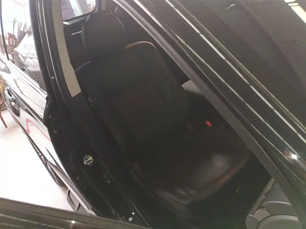 Mitsubishi Outlander 2018 2.0L 2WD Glory Edition 5-seater фото 25