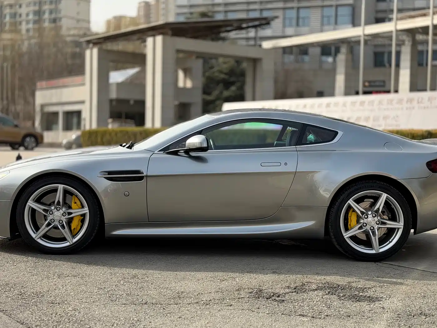 Aston Martin V8 Vantage 2016 2016 4.7L Coupe
