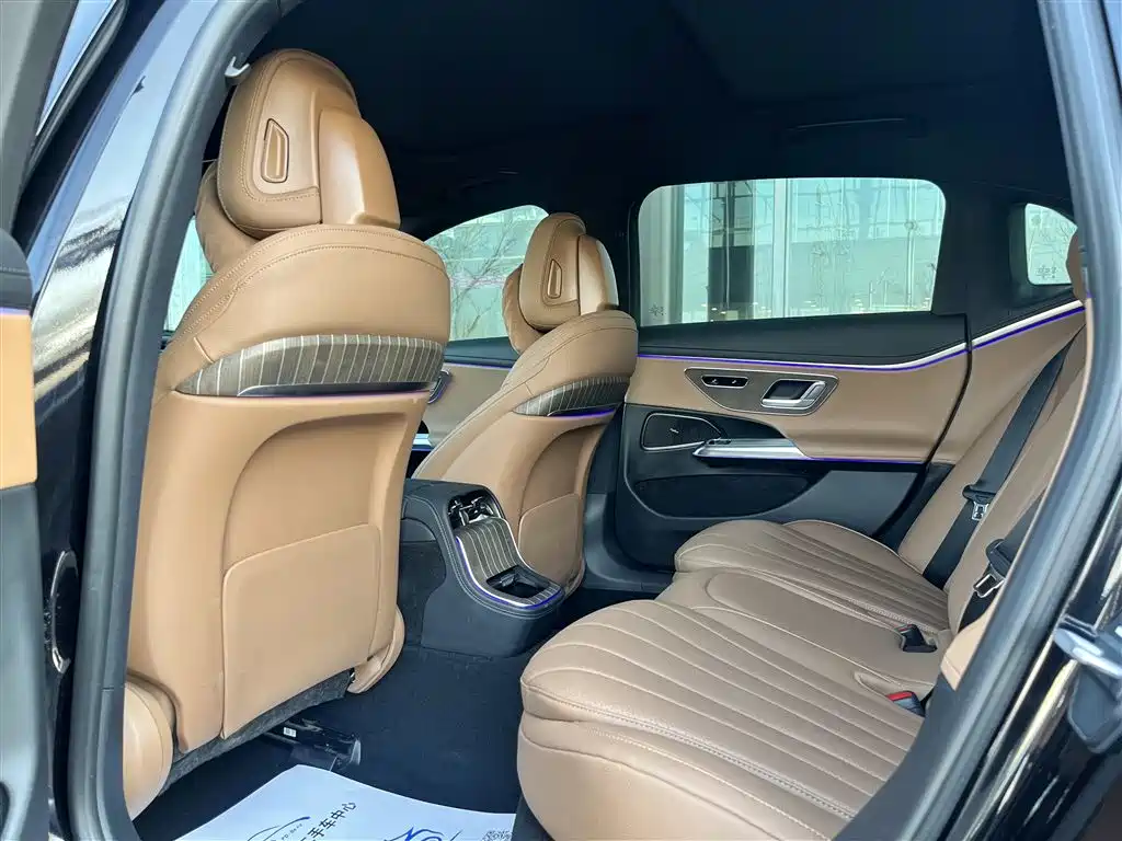 Mercedes-Benz E-Class 2024 E 300 L Fashion фото 19