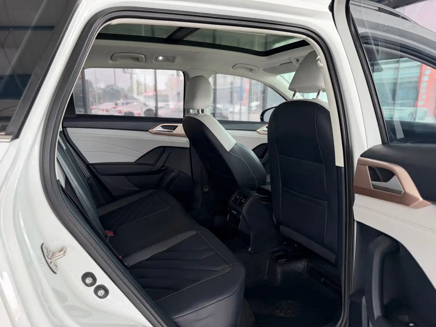 Volkswagen Tharu, миниатюра 12