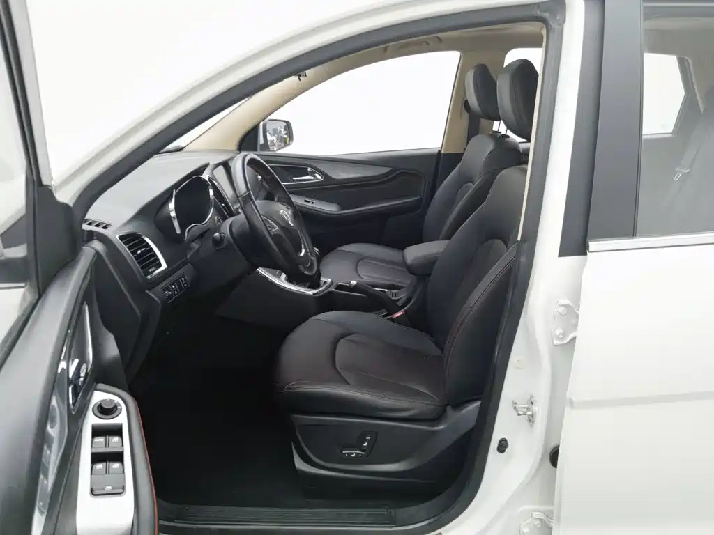 Baojun 560 2016 2015 1.8L Manual Luxury