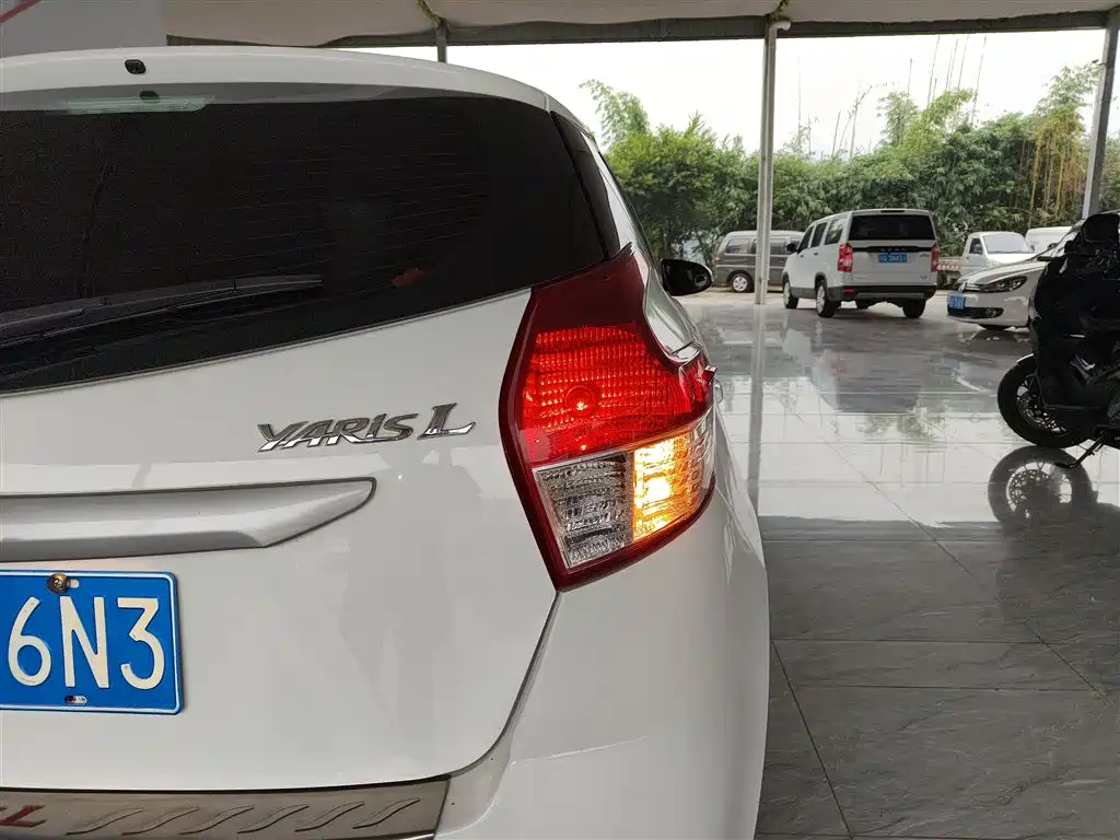 Toyota YARiS L Zhi Xuan 2015 1.5G Manual Sunroof Special Edition фото 28