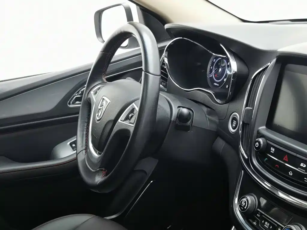 Baojun 560 2016 2015 1.8L Manual Luxury
