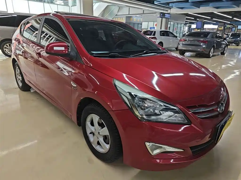 Hyundai Reina 2014 Model 1.4L Automatic GLX фото 4