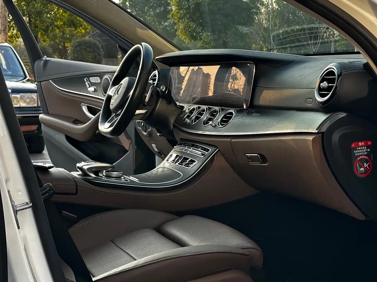 Mercedes-Benz E-Class 2018 E 200 L Sport фото 8