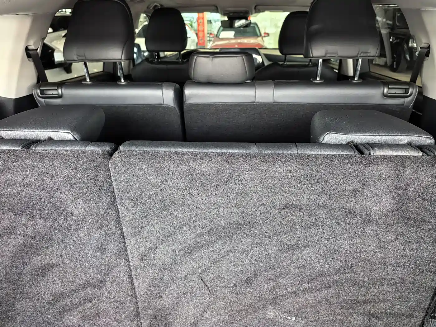 Toyota Highlander 2022 Model Dual Engine 2.5L 4WD Premium Edition 7-Seater фото 17