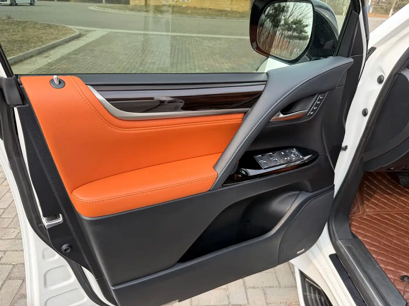 Lexus LX 2016 570 Luxury Premium Edition фото 10