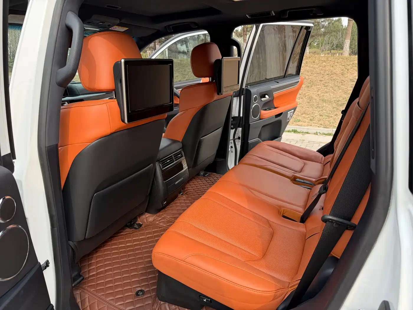 Lexus LX 2016 570 Luxury Premium Edition фото 13