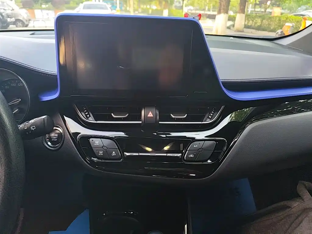 Toyota C-HR 2020 Model 2.0L Leading фото 13