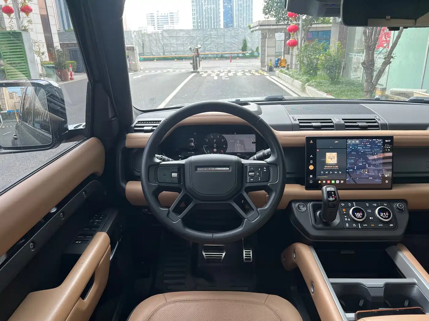 Photo 9 - Land Rover Defender