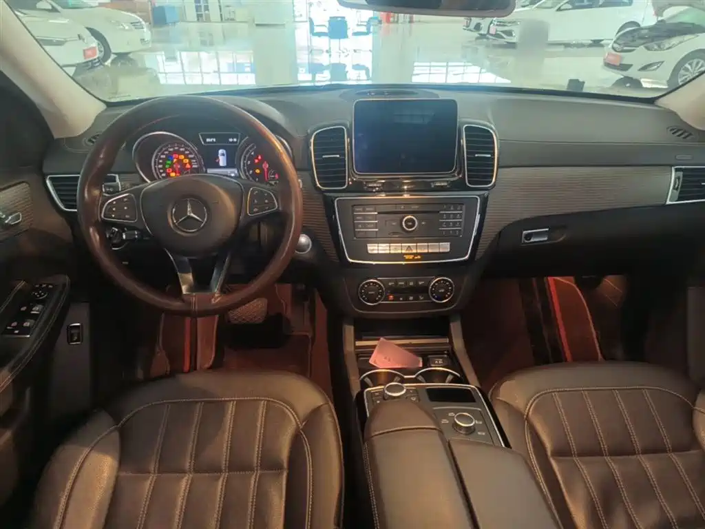 Mercedes-Benz GLE 2018 GLE 320 4MATIC Dynamic Ultimate Edition фото 10
