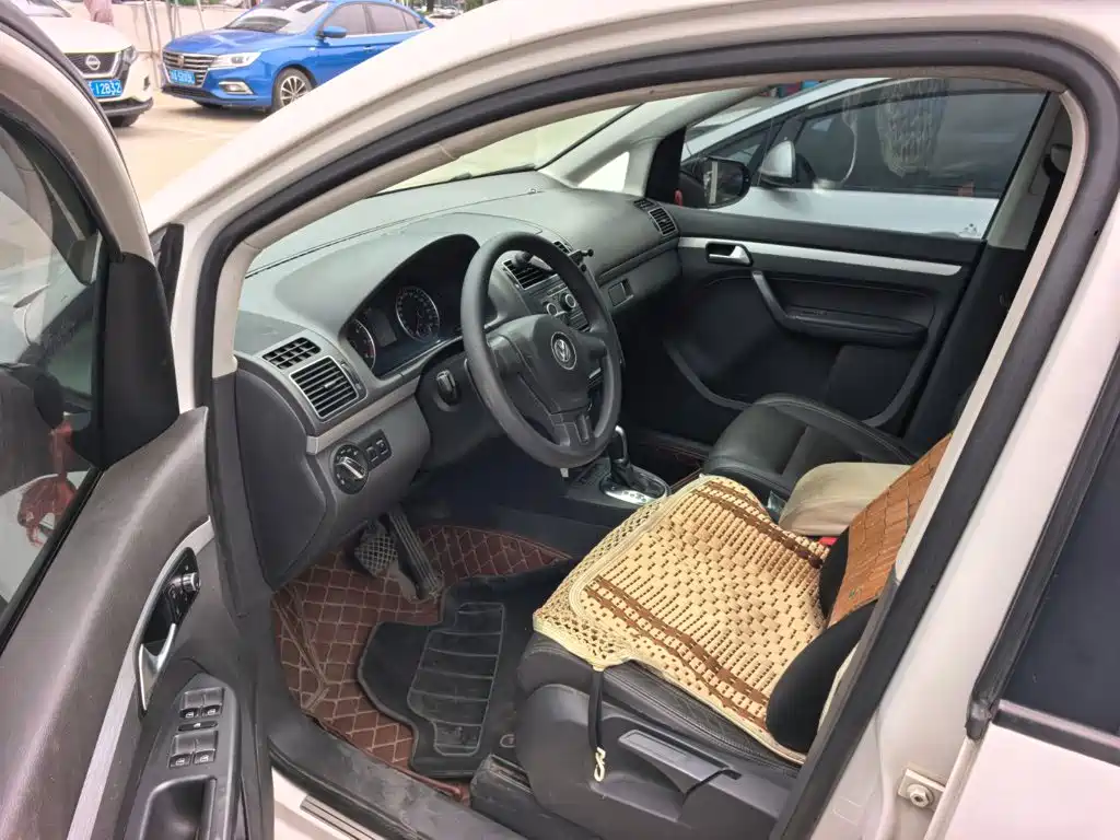 Volkswagen Touran 2015 2015 1.4T DSG Comfort Edition 5-seater