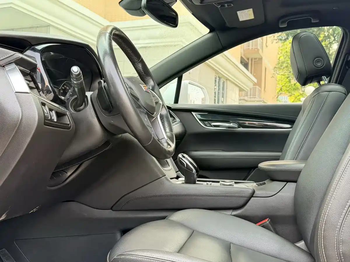 Cadillac XT5 2023 2022 2.0T 2WD Luxury