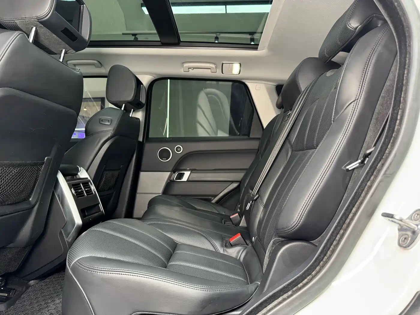Land Rover Range Rover Sport 2016 Model 3.0 SC V6 HSE DYNAMIC фото 18