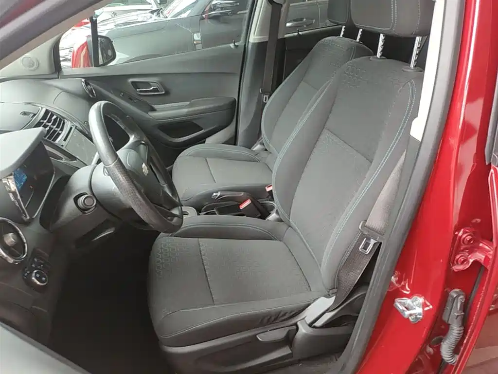 Chevrolet Trax 2016 1.4T Automatic 2WD Comfort Sunroof Edition фото 15