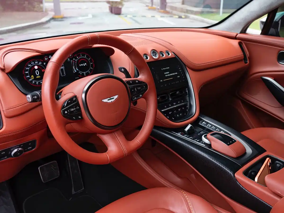 Aston Martin DBX 2023 2022 4.0T V8
