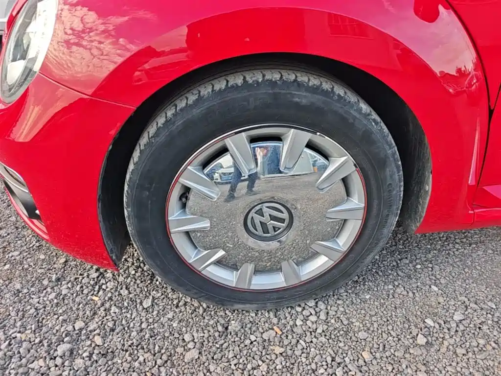 Volkswagen Beetle 2018 180TSI Trend Joy Edition фото 23