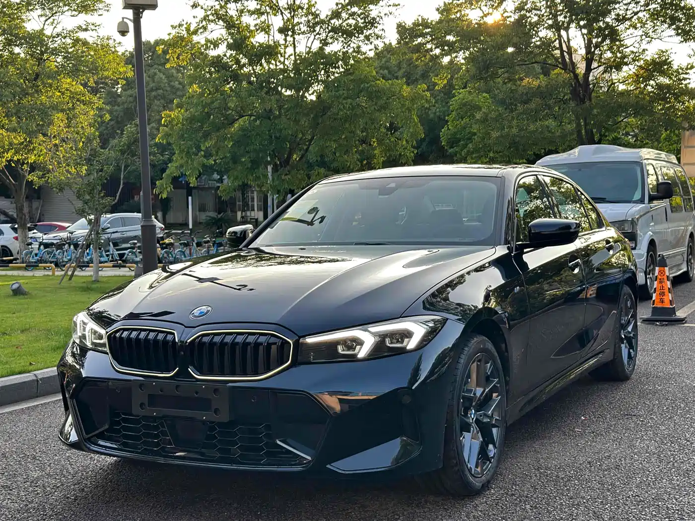 BMW 3 Series 2025 330Li M Sport Night Edition