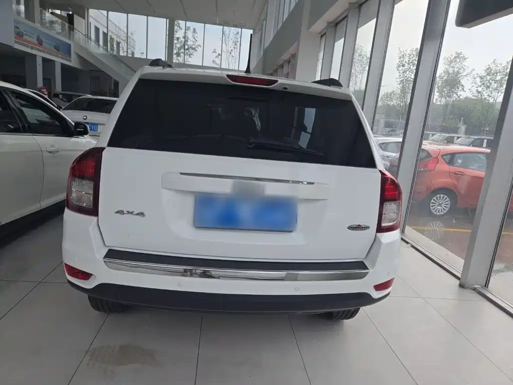 Jeep Compass (Import) 2014 2014 Facelift 2.4L 4WD Comfort Edition