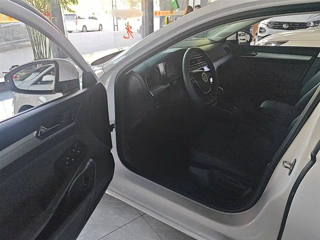 Volkswagen Lamando 2021 230TSI DSG Fashion Edition фото 13