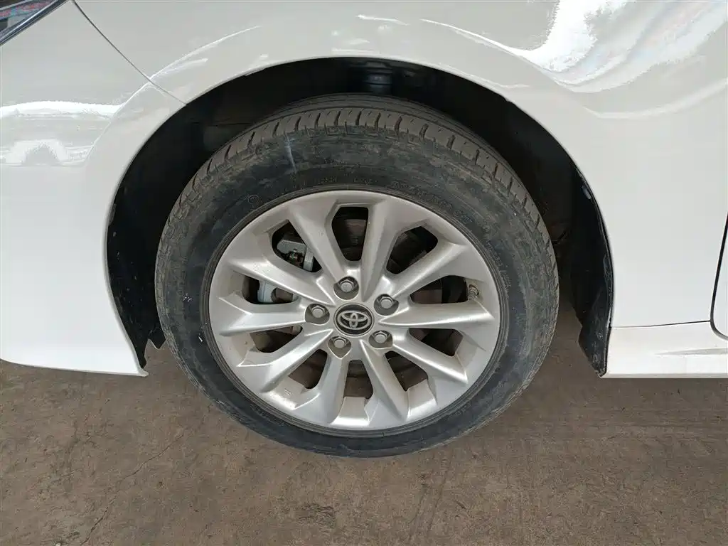 Toyota Corolla 2021 1.2T S-CVT Luxury Edition фото 25