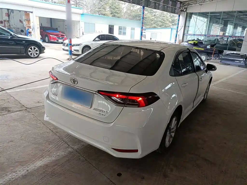 Toyota Corolla 2021 1.2T S-CVT Luxury Edition фото 23