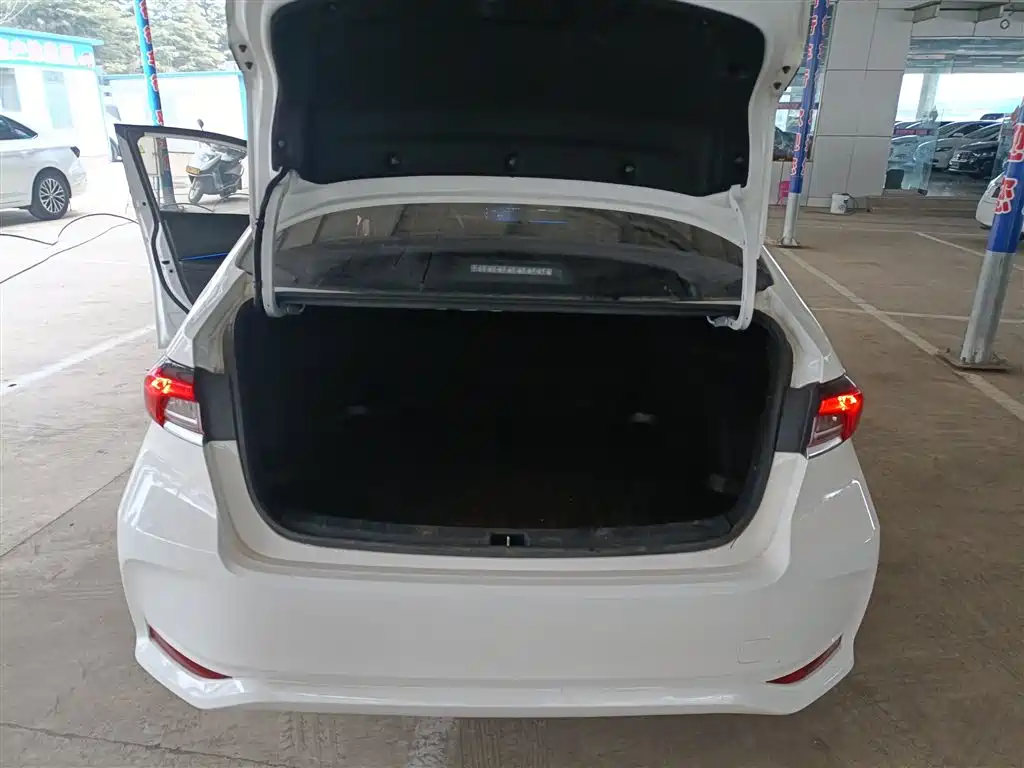Toyota Corolla 2021 1.2T S-CVT Luxury Edition фото 9