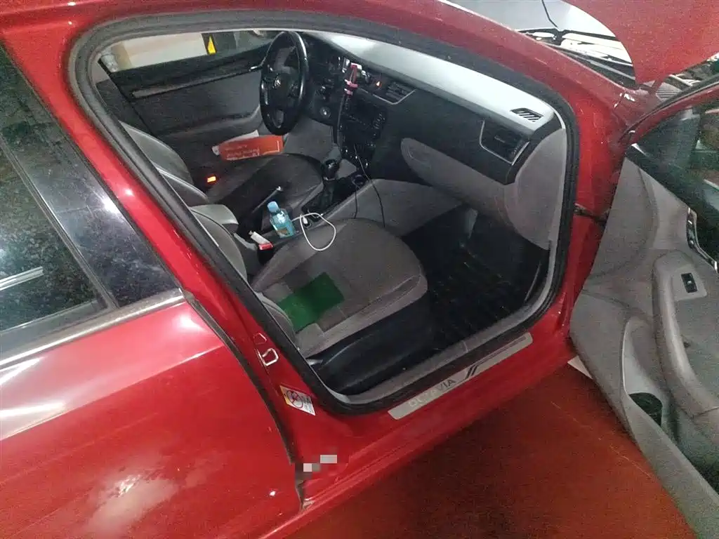 Škoda Octavia 2015 1.6L Automatic逸杰版 фото 19