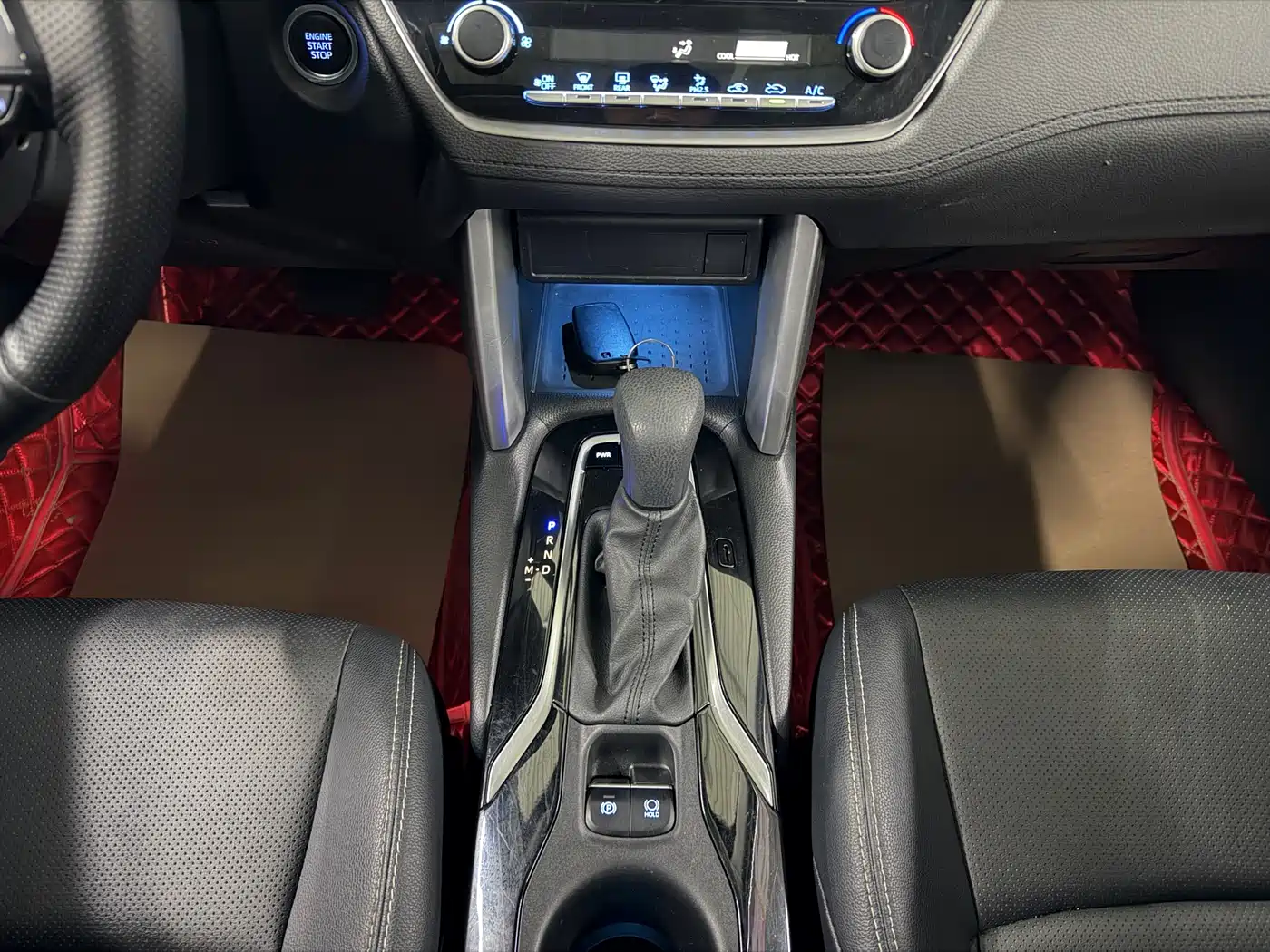 Toyota Frontlander 2023 2.0L CVT Luxury Edition фото 16