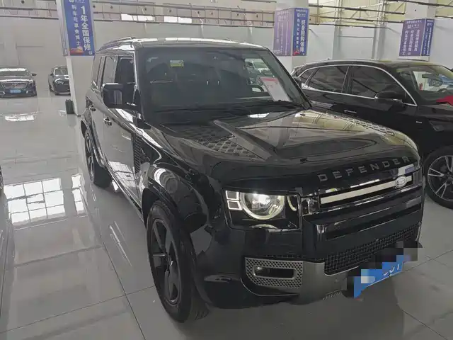 Land Rover Defender 2024 110 3.0T P400 X-DYNAMIC HSE — фото 2